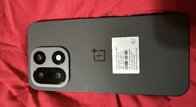 Mint
													OnePlus 15 - Unlocked, Infinite Black, 512 GB, 16 GB, photo 5 of 10