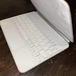 Used Apple Magic Keyboard for iPad - White