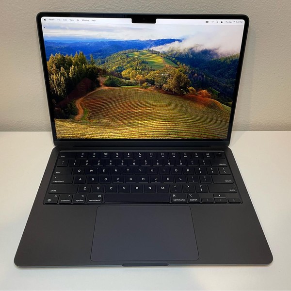 MacBook Air 2022 (M2) - 13 inch - 256 GB, Midnight, 8 GB, Apple M2