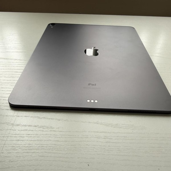 Apple iPad Pro 12.9 inch 3rd Gen 2018 - Wi-Fi, 256 GB, Gray, A1876