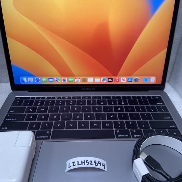 MacBook Pro 2017 (No Touch Bar) - 13 inch - 128 GB, Gray, 8 GB, Intel Core i5