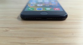 Good
													Apple iPhone SE 3rd Gen 2022 - Cricket, Midnight, 64 GB, A2595, photo 3 of 13