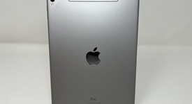 Good
													Apple iPad Pro 9.7" - Unlocked, Gray, 32 GB, A1674, photo 2 of 6