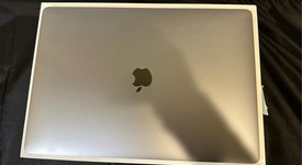 Good
													MacBook Pro 2018 (With Touch Bar) - 15" - I7, Gray, 512 GB, 16 GB, photo 5 of 11