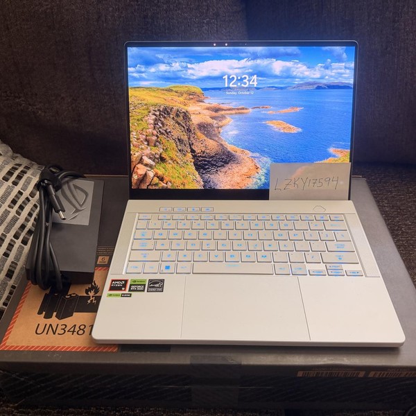 Asus ROG Zephyrus G14 (2024) GA403U - 1 TB, White, 32 GB, AMD Ryzen 9