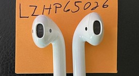 Used
													Apple AirPods 2nd Gen - Lightning Case, photo 4 of 5