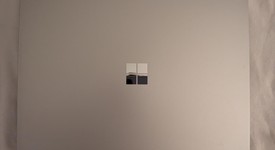Good
													Microsoft Surface Laptop 2 - I5, Platinum, 128 GB, 8 GB, photo 3 of 19
