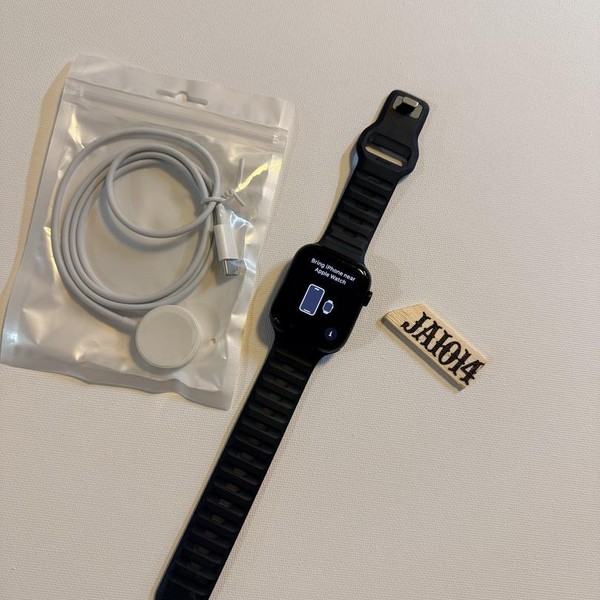 Apple Watch Series 7 45mm - Unlocked, Midnight, A2477 - Cellular, Aluminum