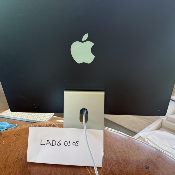 iMac 2021 24 inch - 256 GB, Green, 8 GB, Apple M1