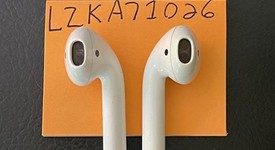 Used
													Apple AirPods 2nd Gen - Lightning Case, photo 4 of 5