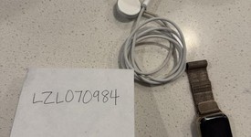 Mint
													Apple Watch Series 8 41mm - Unlocked, Gold, A2772 - Cellular, Stainless, photo 4 of 9