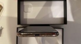 Good
													Apple iPhone Xs - Unlocked, Gold, 256 GB, A1920, photo 2 of 7