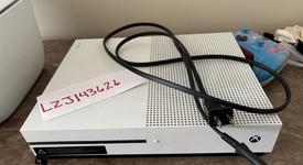 Good
													Xbox One S (2016) - White, 500 GB, photo 2 of 5