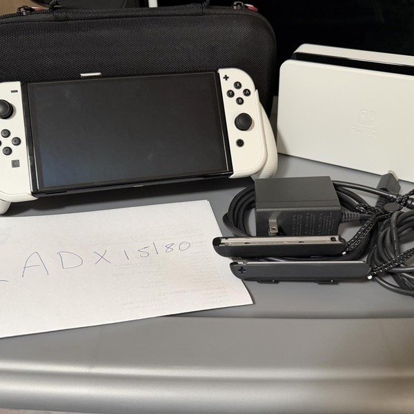 Nintendo Switch - OLED - 64 GB, White