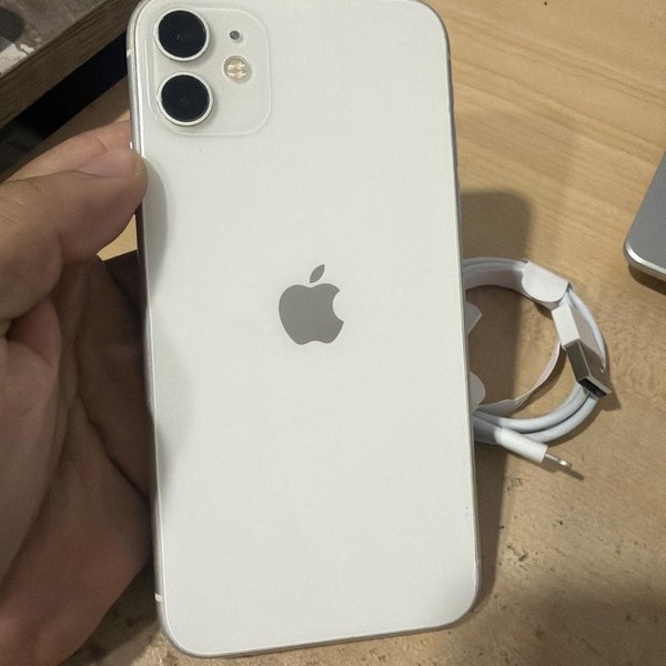 Apple iPhone 11 - Unlocked, 256 GB, White, A2111