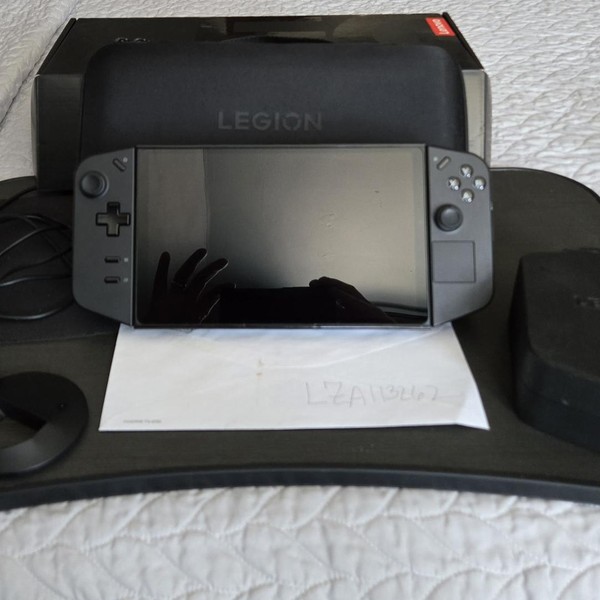 Lenovo Legion Go - 2 TB, Black, 16 GB, AMD Ryzen Z1 Extreme