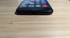 Good
													Apple iPhone SE 3rd Gen 2022 - Unlocked, Midnight, 128 GB, A2595, photo 4 of 16