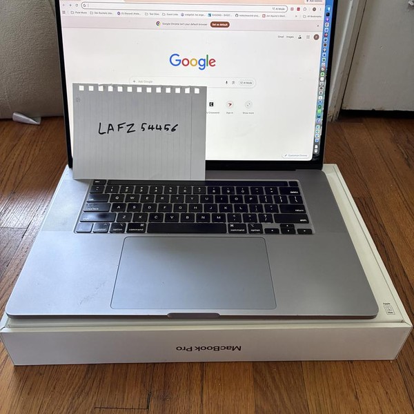 MacBook Pro 2019 - 16 inch - 512 GB, Silver, 16 GB, Intel Core i7