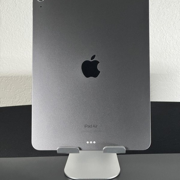 Apple iPad Air (5th Gen) - Wi-Fi, 64 GB, Gray, A2588