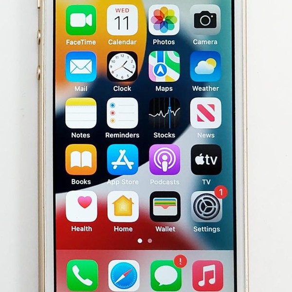 Apple iPhone SE 1st Gen 2016 - Unlocked, 64 GB, Gold, A1662