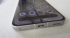 Good
													Nothing Phone (2) - Unlocked, White, 256 GB, 12 GB, photo 2 of 9