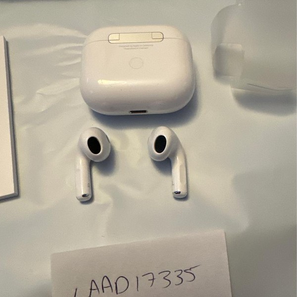 Apple AirPods 3rd Gen - Lightning Case