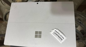 Good
													Microsoft Surface Pro 5 (2017) - Wi-Fi, Silver, 128 GB, 8 GB, photo 3 of 4