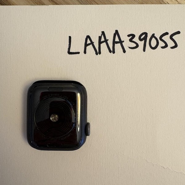 Apple Watch SE 1st Gen 40mm - Unlocked, Gray, A2353 - Cellular, Aluminum