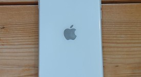 Good
													Apple iPhone SE 2nd Gen 2020 - Unlocked, White, 128 GB, A2275, photo 4 of 6