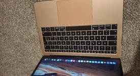 Good
													MacBook Air 2018 - 13" - I5, Gold, 128 GB, 8 GB, photo 5 of 11