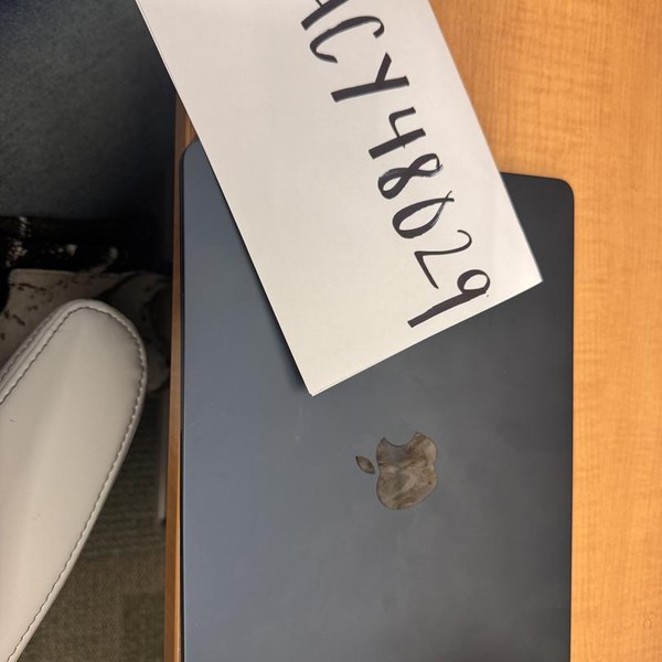 MacBook Air 2022 (M2) - 13 inch - 1 TB, Midnight, 24 GB, Apple M2