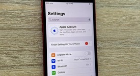 Mint
													Apple iPhone SE 3rd Gen 2022 - Unlocked, Red, 128 GB, A2595, photo 3 of 9