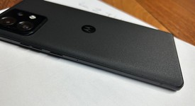 Mint
													Motorola Edge Plus (2023) - Unlocked, Black, 512 GB, 8 GB, photo 4 of 12