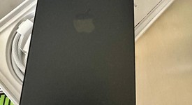 Mint
													Apple iPhone 15 - Unlocked, Black, 128 GB, A2846, photo 4 of 9