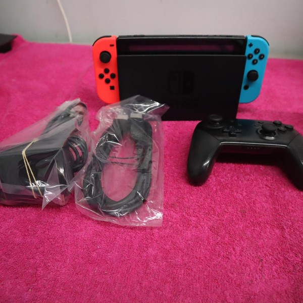 Nintendo Switch - 32 GB, Red & Blue