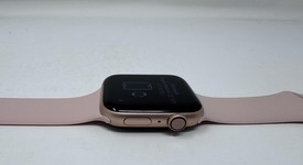 Good
													Apple Watch Series 4 44mm - Gold, A1978 - GPS, Aluminum, photo 6 of 6