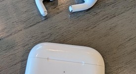 Used
													Apple AirPods Pro 2nd Gen - USB-C, photo 2 of 4
