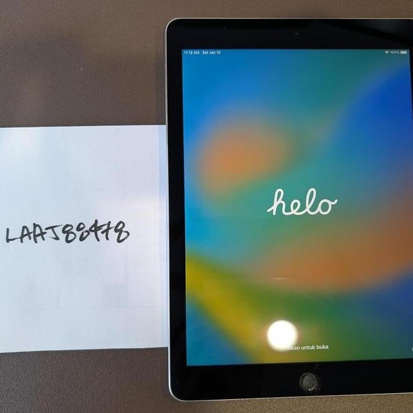 Apple iPad Pro 9.7 inch - Wi-Fi, 32 GB, Gray, A1673