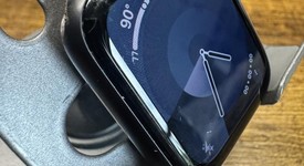 Fair
													Apple Watch SE 1st Gen 40mm - Unlocked, Gray, A2353 - Cellular, Aluminum, photo 3 of 7