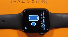 Good
													Apple Watch SE 1st Gen 40mm - Verizon, Gray, A2353 - Cellular, Aluminum, photo 2 of 8