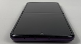 Good
													Motorola Razr (2023) - Unlocked, Lilac, 128 GB, 8 GB, photo 5 of 7