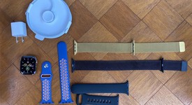 Good
													Apple Watch Series 5 44mm - Unlocked, Gold, A2095 Cellular, Stainless Steel, photo 3 of 6
