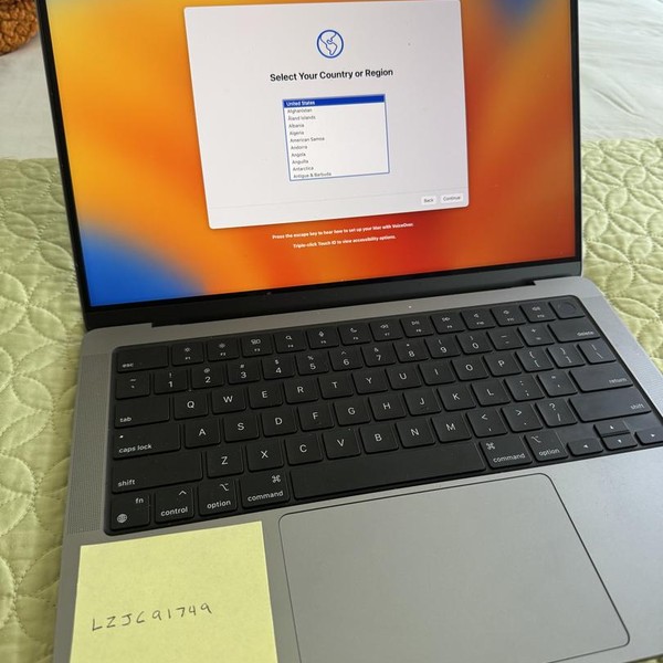 MacBook Pro 2023 - 14 inch - 1 TB, Gray, 32 GB, Apple M2 Max