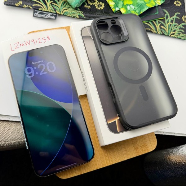 Apple iPhone 16 Pro Max - Unlocked, 1 TB, Natural, A3084