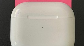 Used
													Apple AirPods 3rd Gen - MagSafe Case, photo 2 of 5