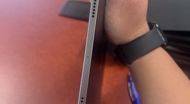 Good
													Apple iPad Air 5th Gen - Unlocked, Gray, 64 GB, A2589, photo 5 of 20