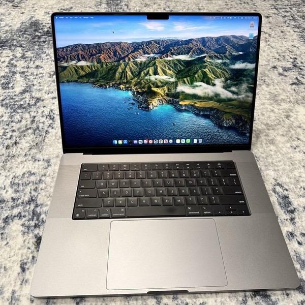 MacBook Pro 2021 - 16 inch - 512 GB, Silver, 16 GB, Apple M1 Pro 10-core