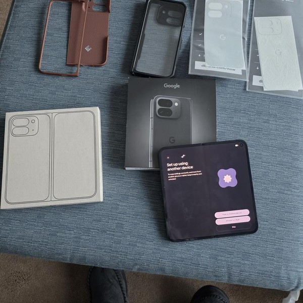 Google Pixel 9 Pro Fold - Unlocked, Obsidian, 256 GB, GGH2X