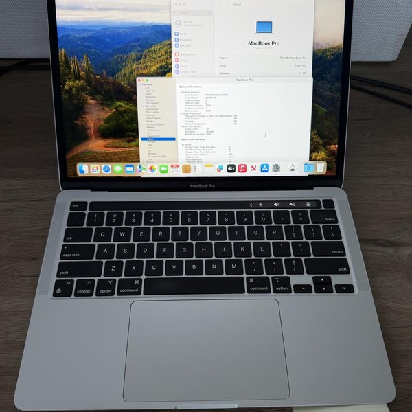 MacBook Pro 2022 - 13 inch - 1 TB, Silver, 24 GB, Apple M2