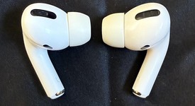 Used
													Apple AirPods Pro - MagSafe Case, photo 5 of 6